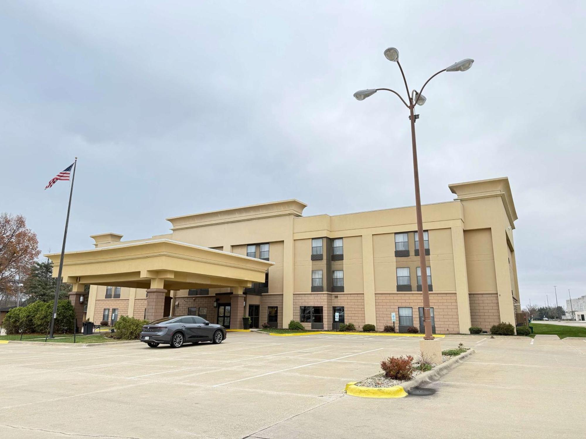 Surestay By Best Western Forsyth Decatur Экстерьер фото